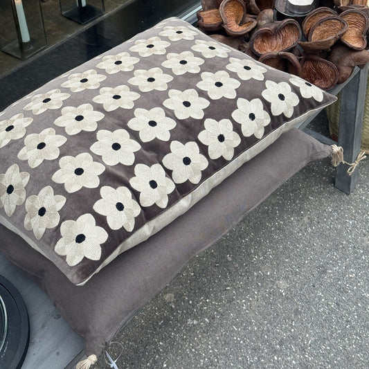 Daisy Pudebetræk - Taupe - 40 x 60 cm