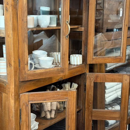 Vitrineskab -72x34x138 cm