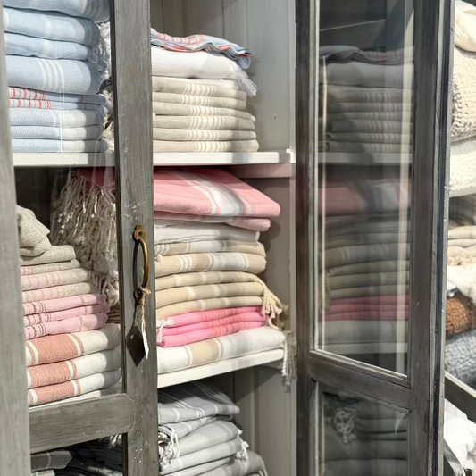 Vitrineskab - 90x45x179 cm