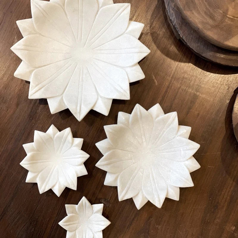 Marmor Lotus fad, 15 cm