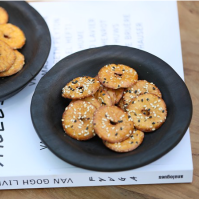 Rundt Teakfad/tallerken – Sort (Ø32 cm, H2 cm)