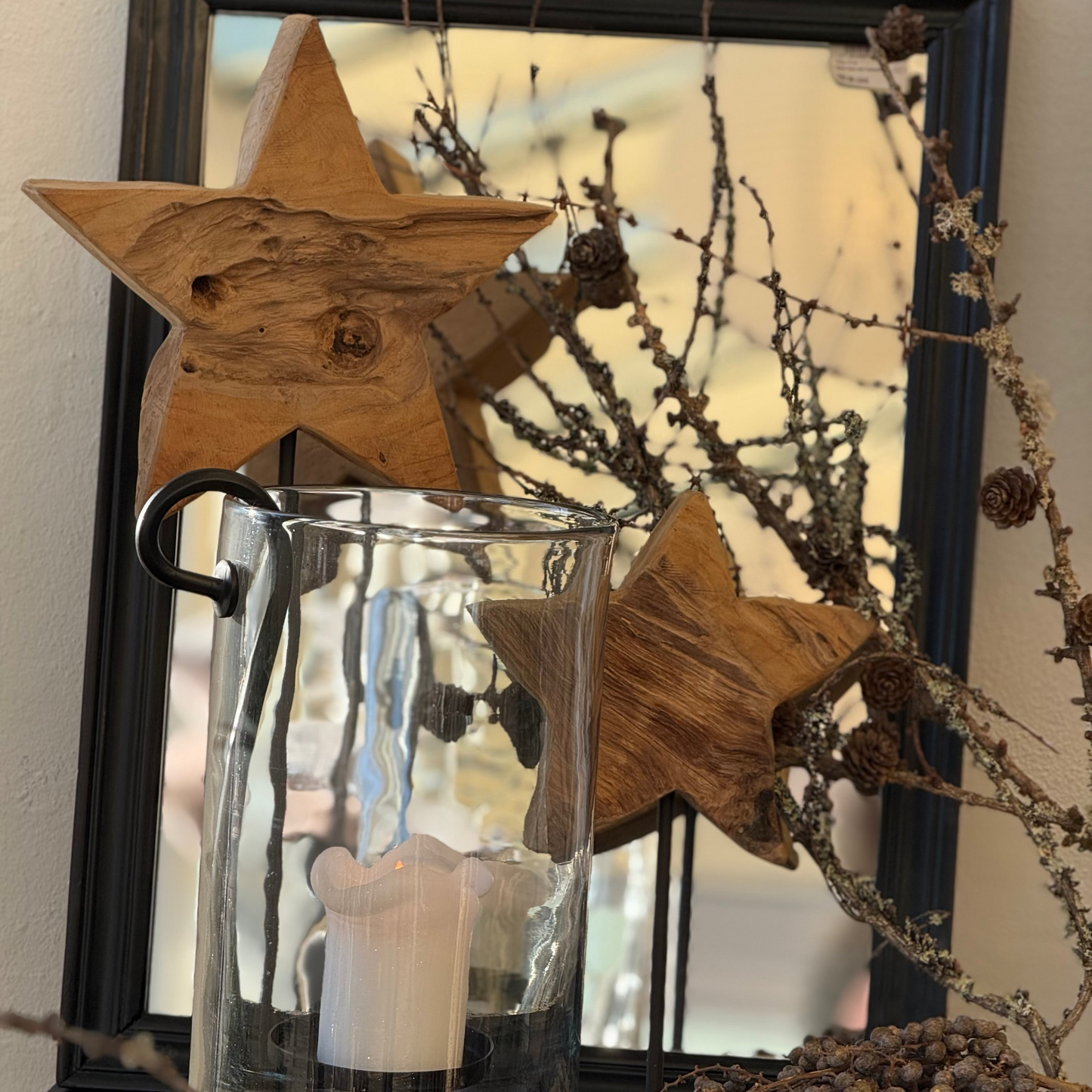 Massiv Teak Stjerne på Piedestal (H35–38 cm, Ø20 cm)