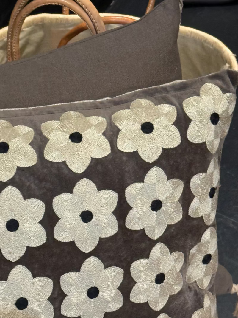Daisy Pudebetræk - Taupe - 40 x 60 cm